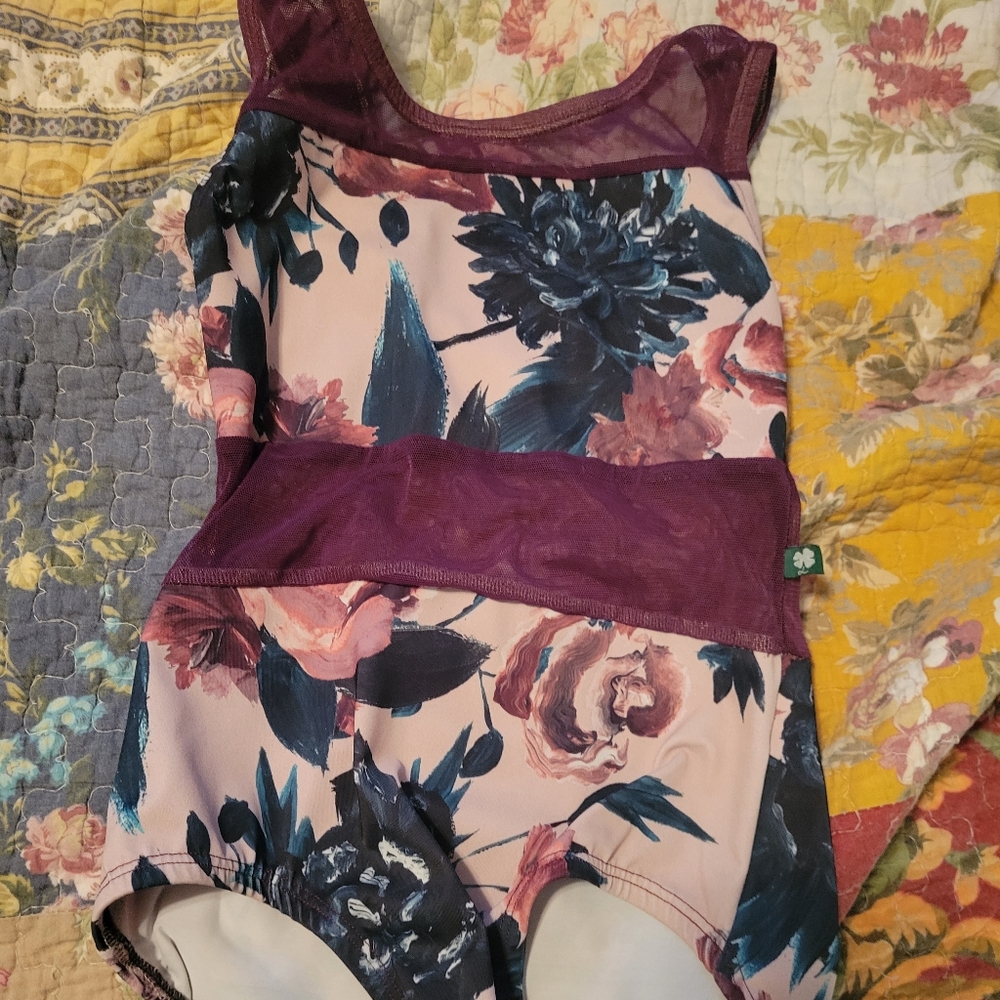 Lucky leo leotard